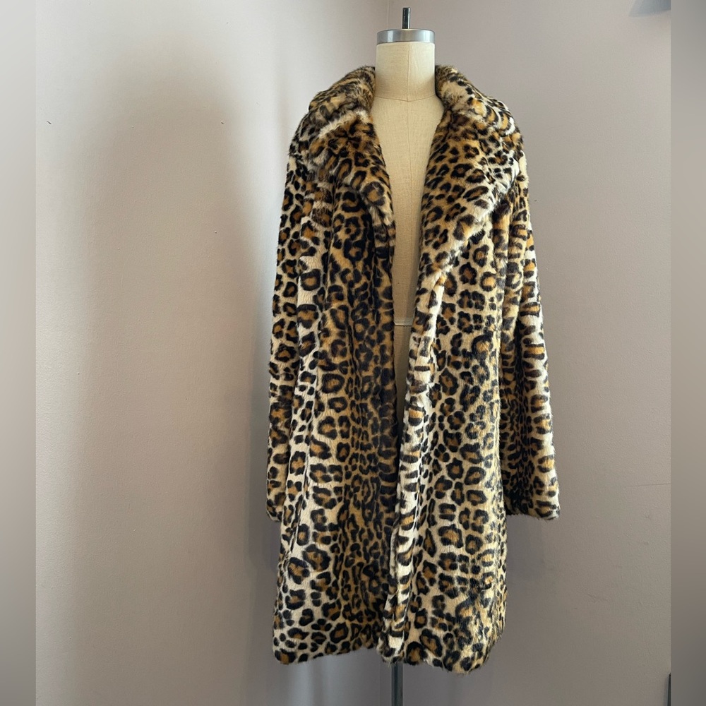 NWOT Trina Turk Leopard Print Faux Fur Coat - Picture 6 of 13